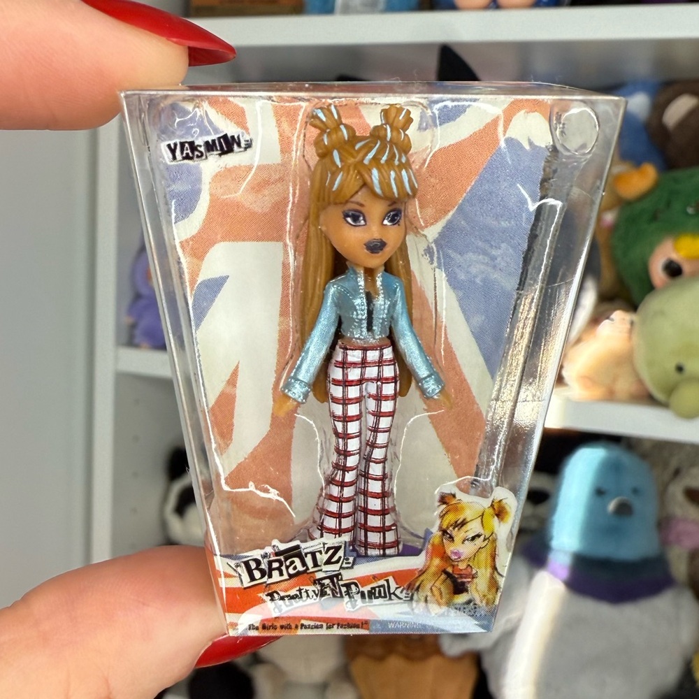 Limited Edition Mini Bratz Series 2 Bratz MEYGAN PrettyNPunk